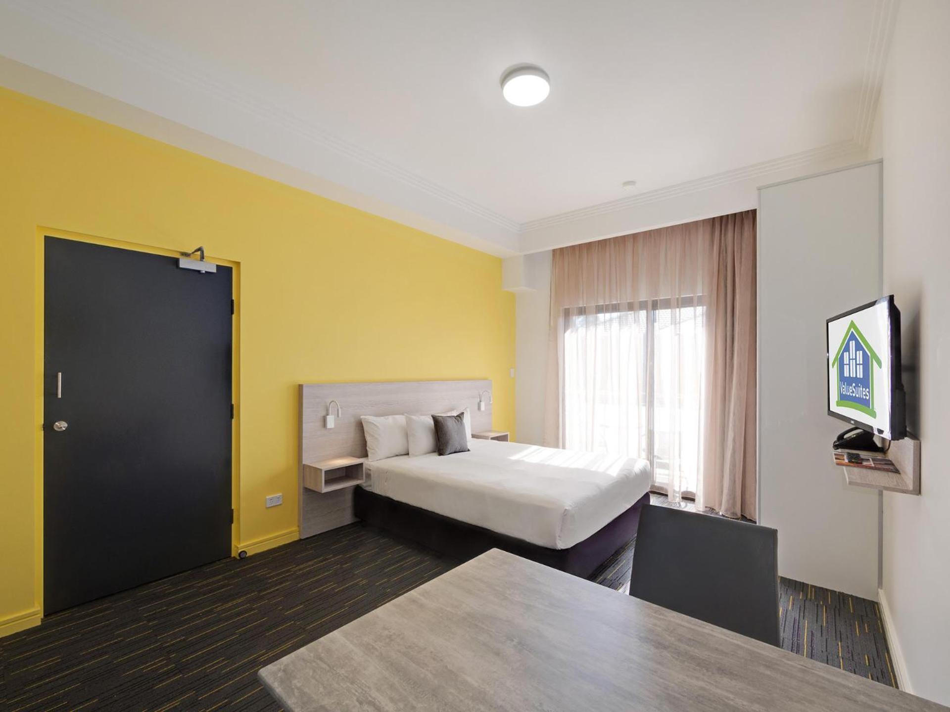 Value Suites Penrith Eksteriør bilde