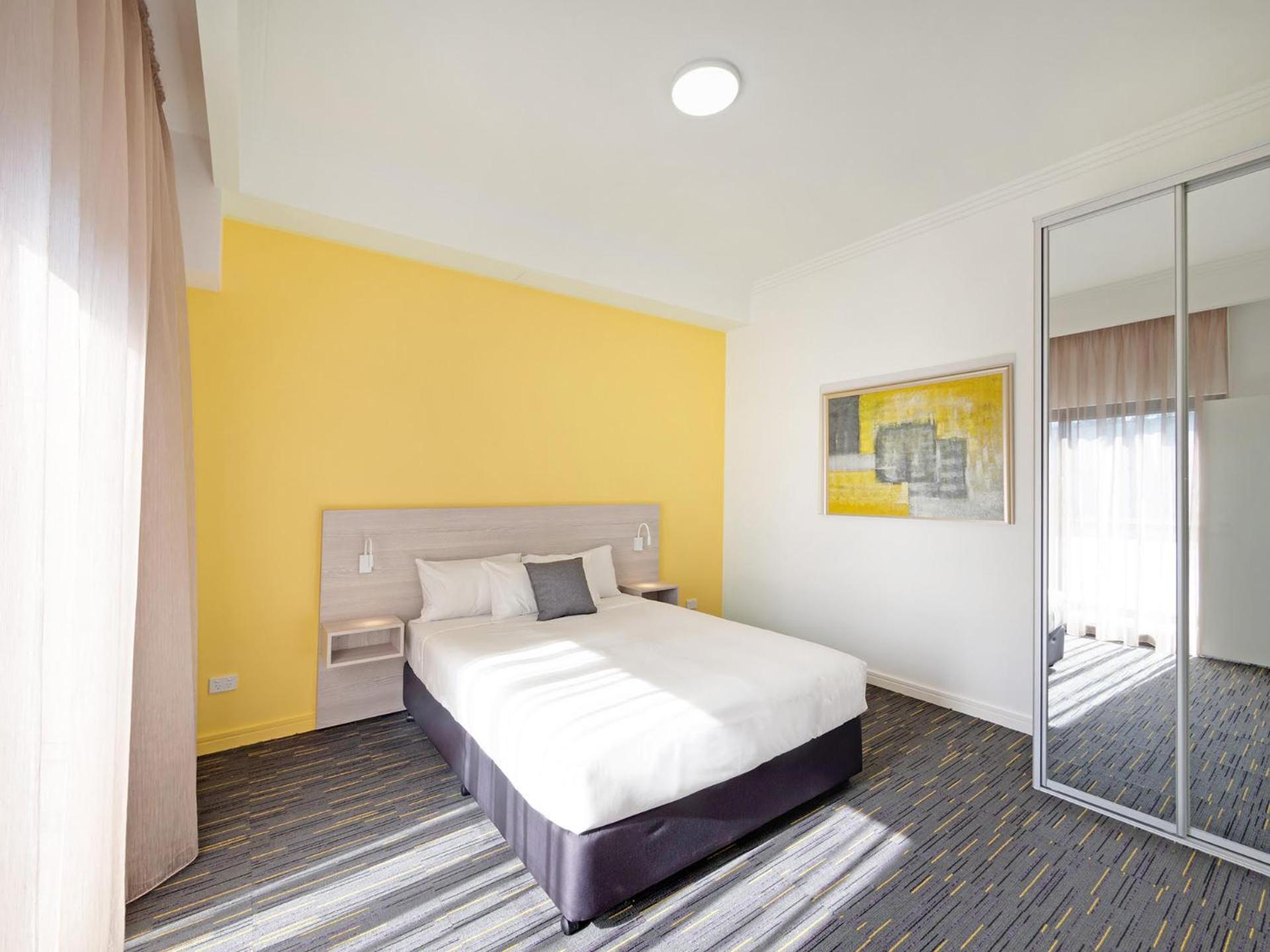 Value Suites Penrith Eksteriør bilde