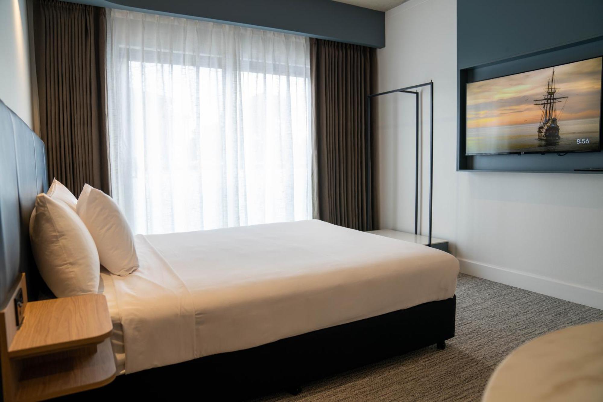 Value Suites Penrith Eksteriør bilde
