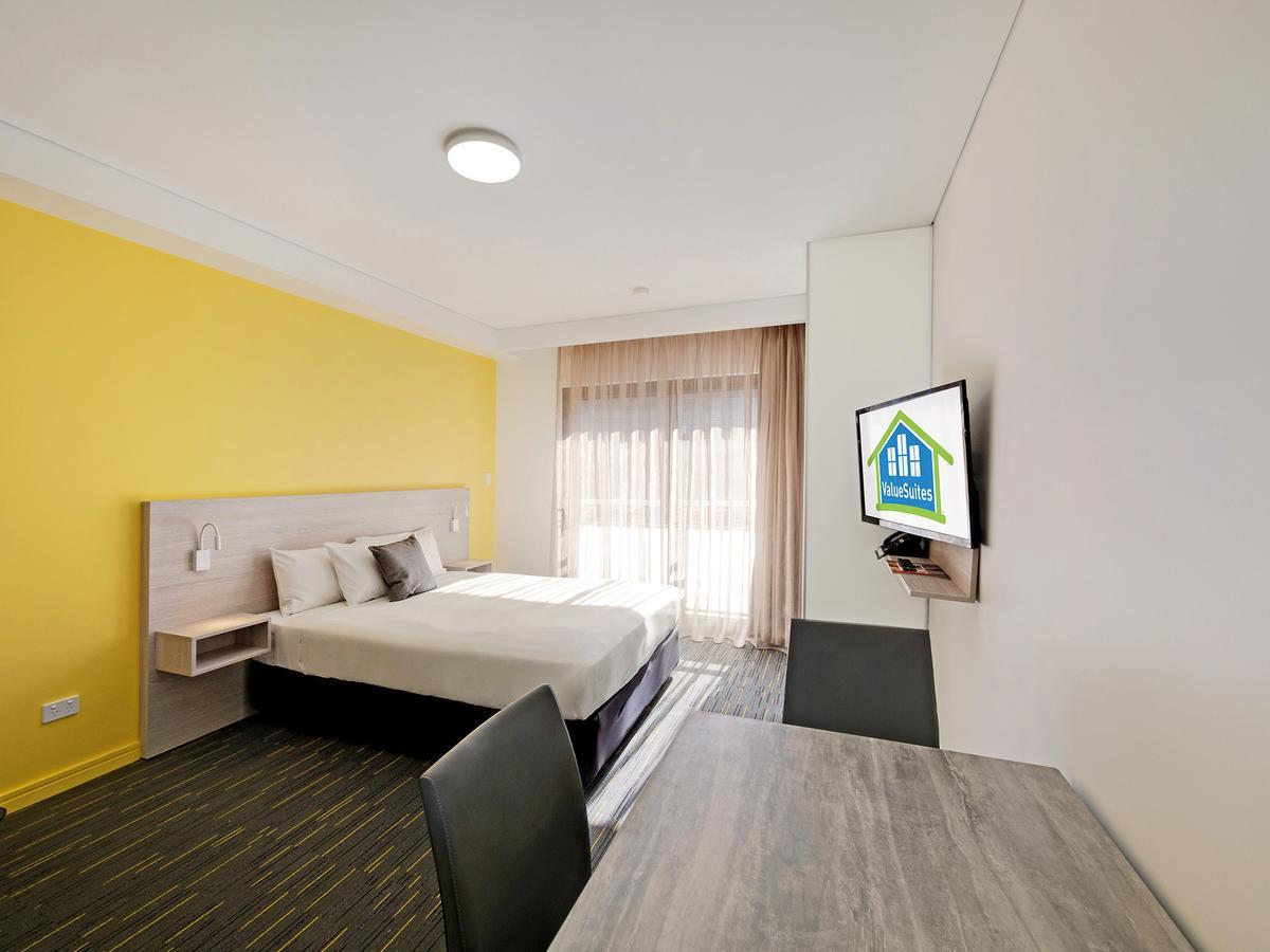 Value Suites Penrith Eksteriør bilde